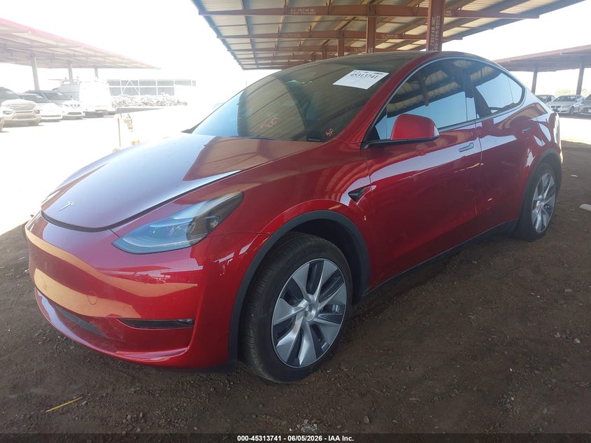 2024 Tesla Model y VIN 7SAYGDEEXRA238317 IAAI salvage auction — RIGHT FRONT, Salvage Title, sold $11,450 on 2026-07-16 (photo 2)