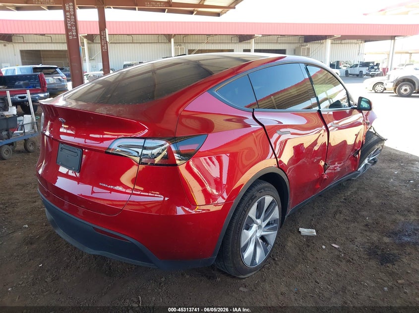 2024 Tesla Model y VIN 7SAYGDEEXRA238317 IAAI salvage auction — RIGHT FRONT, Salvage Title, sold $11,450 on 2026-07-16 (photo 4)