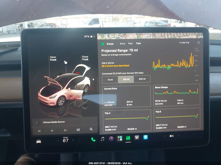 2024 Tesla Model y VIN 7SAYGDEEXRA238317 IAAI salvage auction — RIGHT FRONT, Salvage Title, sold $11,450 on 2026-07-16 (photo 7)