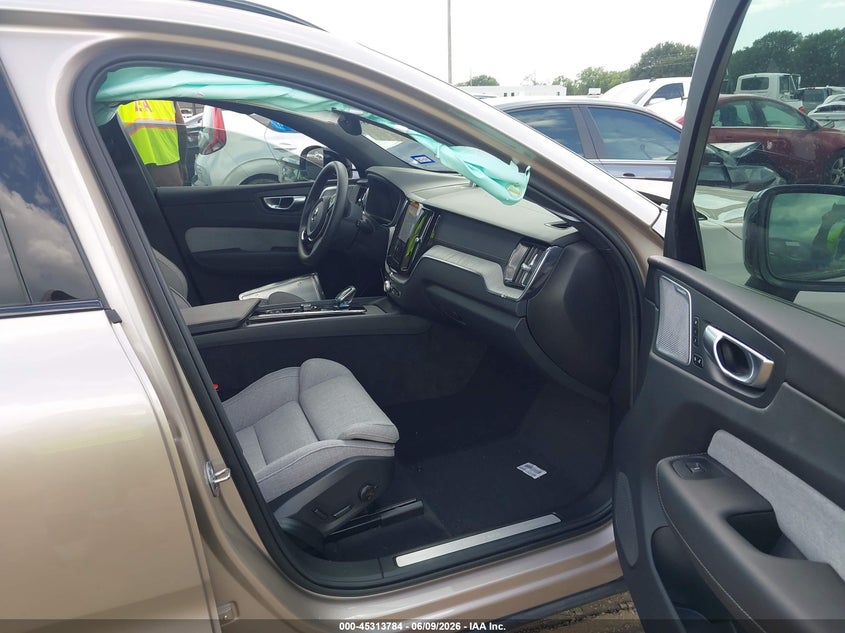 2024 Volvo Xc60 VIN YV4H60DM2R1711900 IAAI salvage auction — REAR END, Salvage Title, sold $19,600 on 2026-08-07 (photo 5)