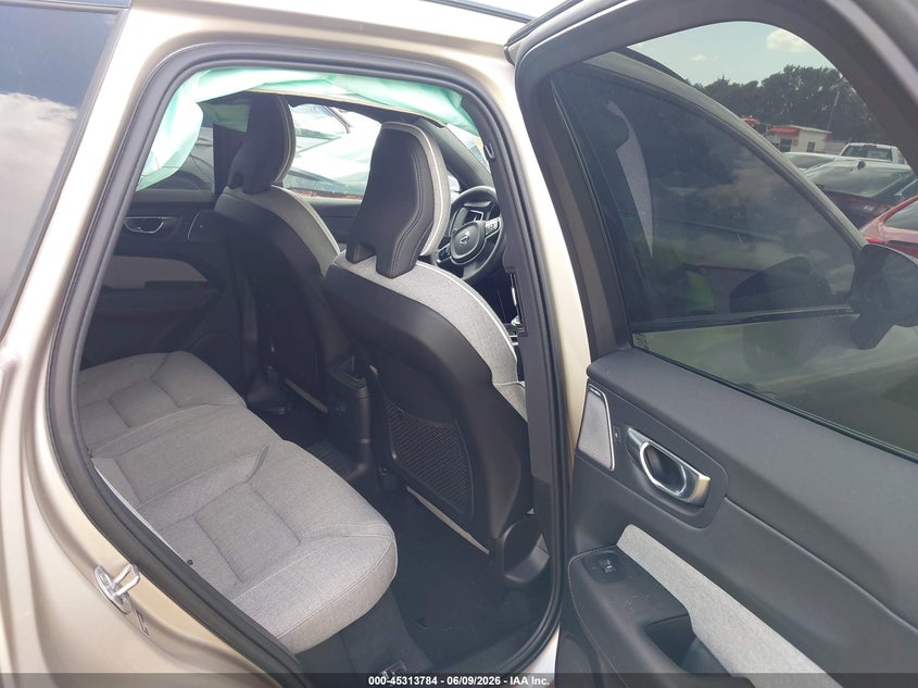 2024 Volvo Xc60 VIN YV4H60DM2R1711900 IAAI salvage auction — REAR END, Salvage Title, sold $19,600 on 2026-08-07 (photo 8)