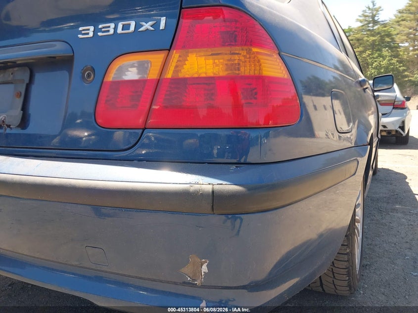2002 BMW 3er VIN WBAEW53402PG19269 IAAI salvage auction — NORMAL WEAR, Clear (Massachusetts), sold $450 on 2026-07-17 (photo 6)
