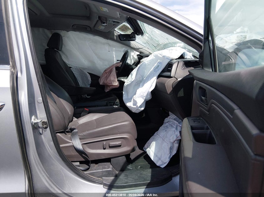 2020 Honda Odyssey VIN 5FNRL6H77LB070636 IAAI salvage auction — UNKNOWN, Salvage (Nevada), sold $2,450 on 2026-07-24 (photo 5)