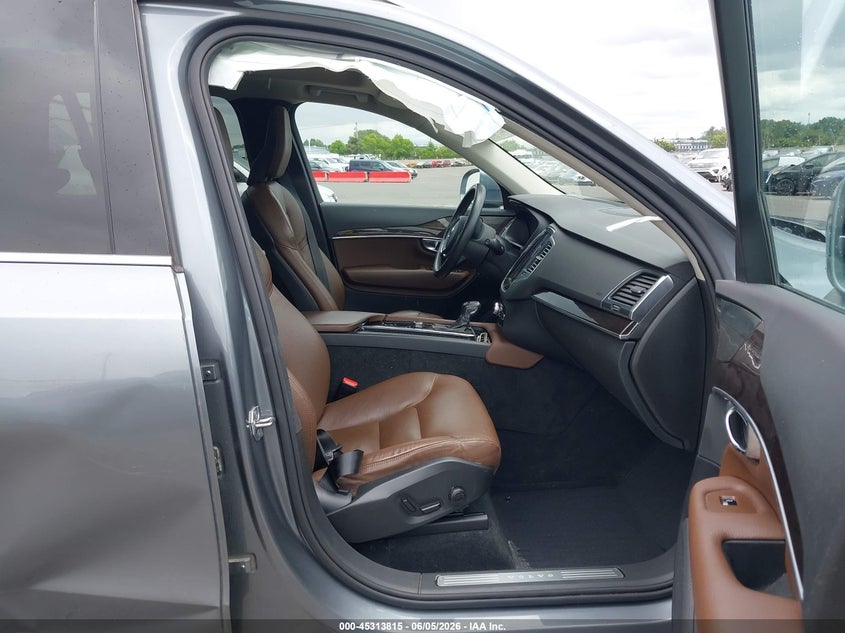 2019 Volvo Xc90 VIN YV4A22PK7K1438610 IAAI salvage auction — RIGHT SIDE, Salvage Title, sold $25 on 2026-07-31 (photo 5)