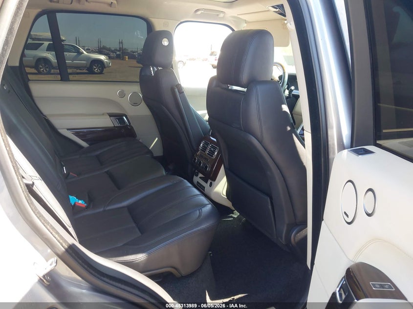 2013 Land rover RANGE ROVER VIN SALGS2DF8DA117529 IAAI salvage auction — ENGINE DAMAGE, Salvage Title, sold $2,550 on 2026-07-08 (photo 8)