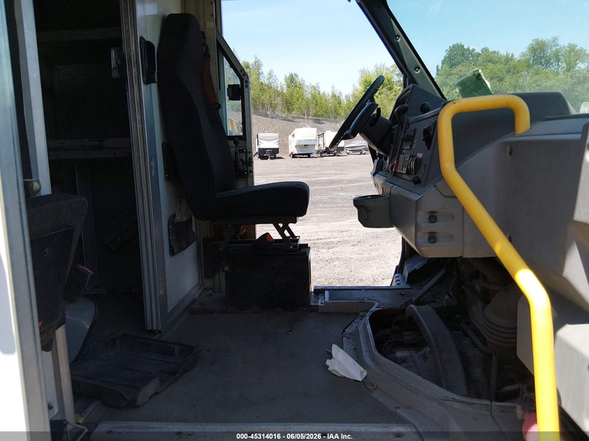 2013 Isuzu VIN JALB4T179D7W00120 IAAI salvage auction — UNKNOWN, Salvage Title, sold $500 on 2026-08-01 (photo 6)