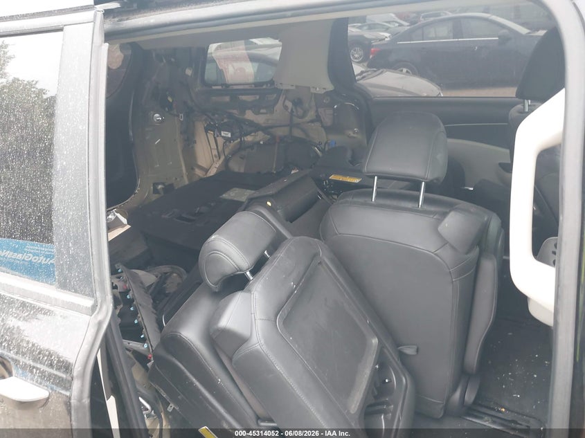 2022 Kia Carnival VIN KNDNB4H3XN6091630 IAAI salvage auction — REAR END, Salvage Title, sold $4,700 on 2026-07-29 (photo 8)