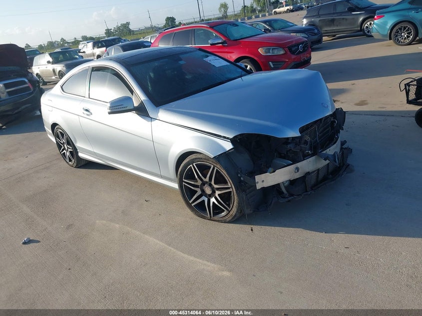 2013 Mercedes-benz C-klasse VIN WDDGJ4HB6DG060666 IAAI salvage auction — FRONT END, Salvage Title, sold $475 on 2026-07-24 (photo 1)