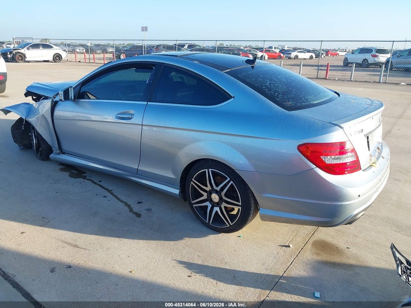 2013 Mercedes-benz C-klasse VIN WDDGJ4HB6DG060666 IAAI salvage auction — FRONT END, Salvage Title, sold $475 on 2026-07-24 (photo 3)