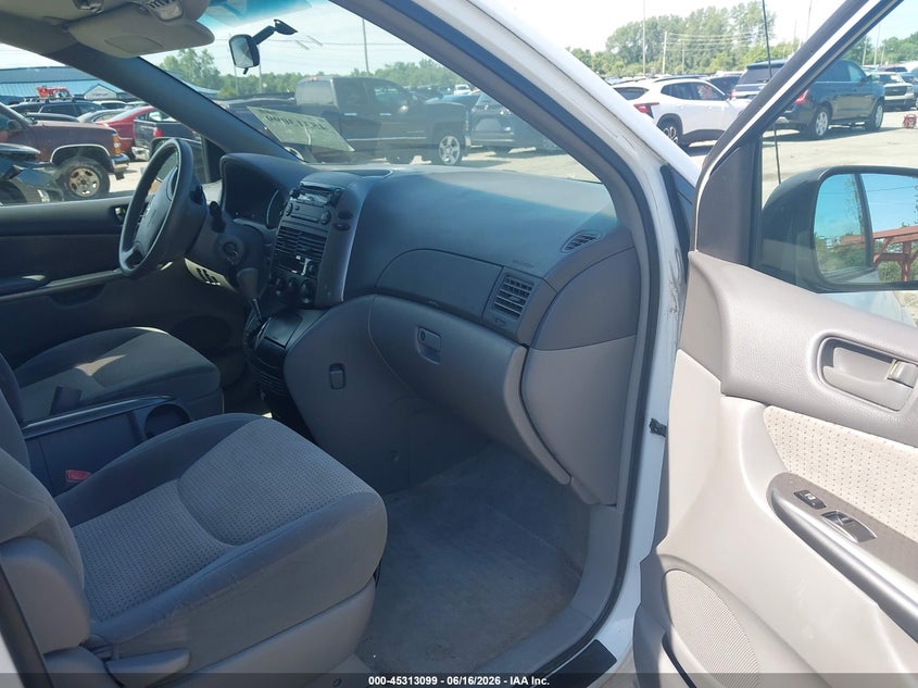 2010 Toyota Sienna VIN 5TDJK4CCXAS033694 IAAI salvage auction — NORMAL WEAR, Original (Ohio), sold $825 on 2026-07-09 (photo 5)
