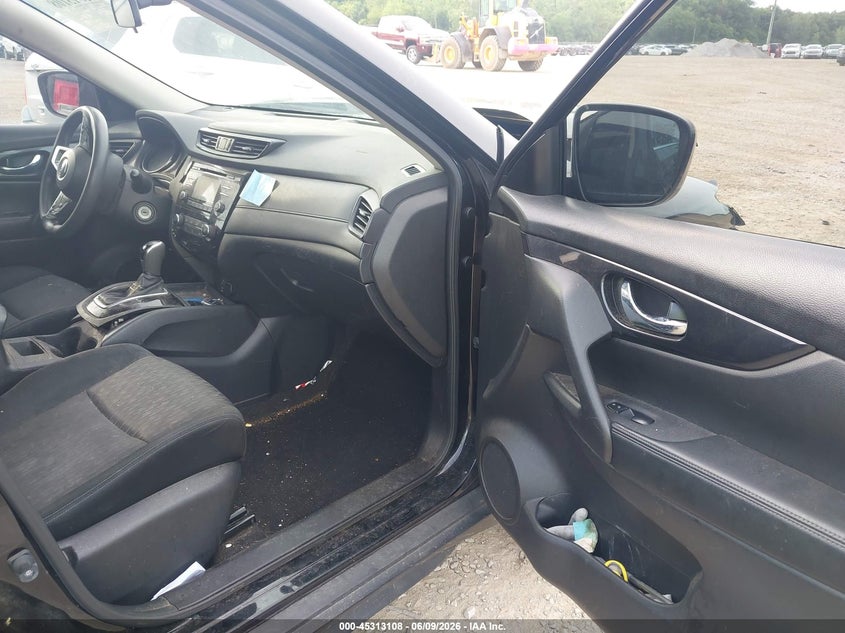 2017 Nissan Rogue VIN JN8AT2MV6HW009201 IAAI salvage auction — FRONT & REAR, Salvage Title, sold $575 on 2026-07-22 (photo 5)