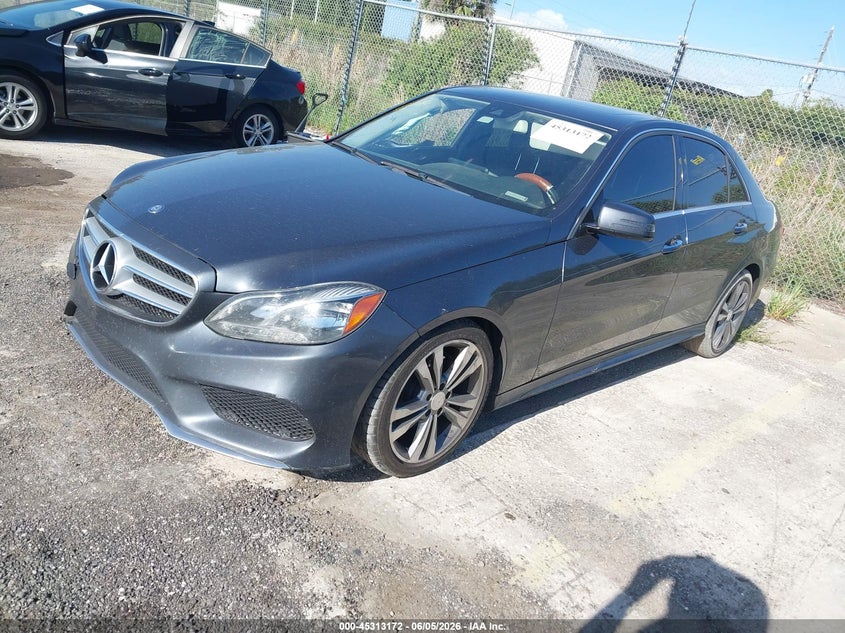 2014 Mercedes-benz E-klasse VIN WDDHF5KB5EA905421 IAAI salvage auction — RIGHT SIDE, Salvage Title, sold $550 on 2026-08-12 (photo 2)