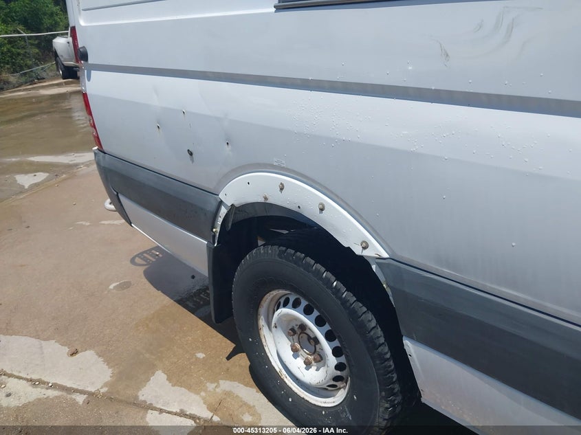 2012 Mercedes-benz Sprinter VIN WD3PE8CB2C5612584 IAAI salvage auction — NORMAL WEAR, Original (Texas), sold $3,700 on 2026-07-06 (photo 6)