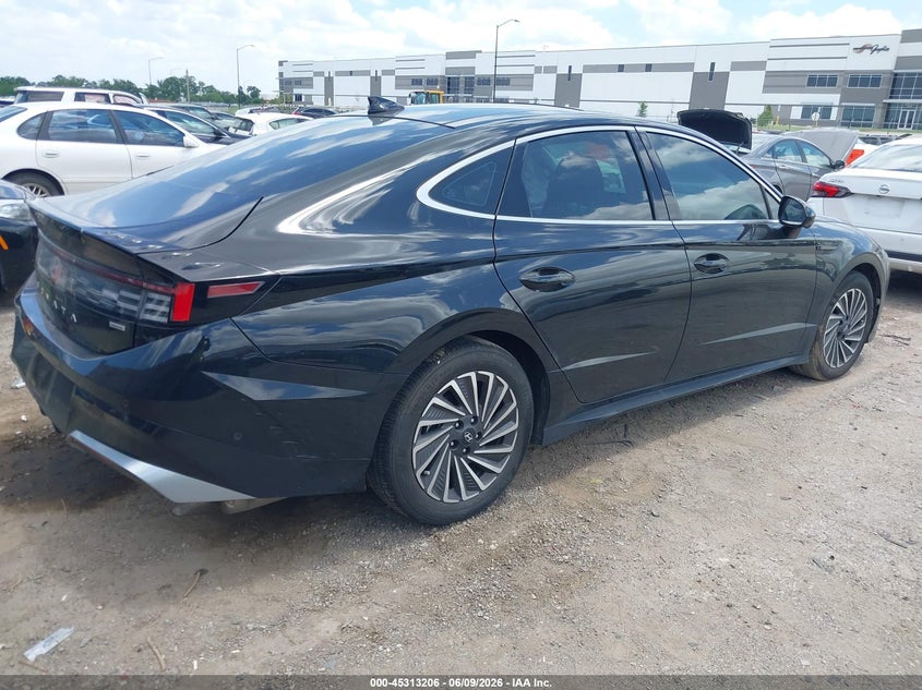 2024 Hyundai Sonata VIN KMHL54JJ8RA093799 IAAI salvage auction — SIDE, Salvage Title, sold $6,200 on 2026-08-25 (photo 4)