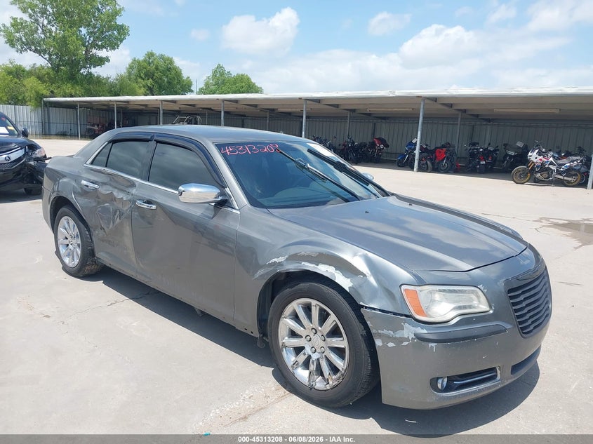 2012 Chrysler 300 VIN 2C3CCACG3CH205870 IAAI salvage auction — RIGHT SIDE, Salvage Title, sold $675 on 2026-07-29 (photo 1)