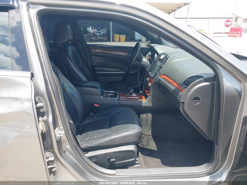 2012 Chrysler 300 VIN 2C3CCACG3CH205870 IAAI salvage auction — RIGHT SIDE, Salvage Title, sold $675 on 2026-07-29 (photo 5)
