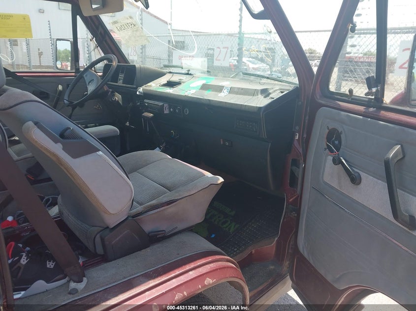 1990 Volkswagen VIN WV2YB0259LH051641 IAAI salvage auction — ALL OVER, Clear (Louisiana), sold $550 on 2026-07-29 (photo 5)