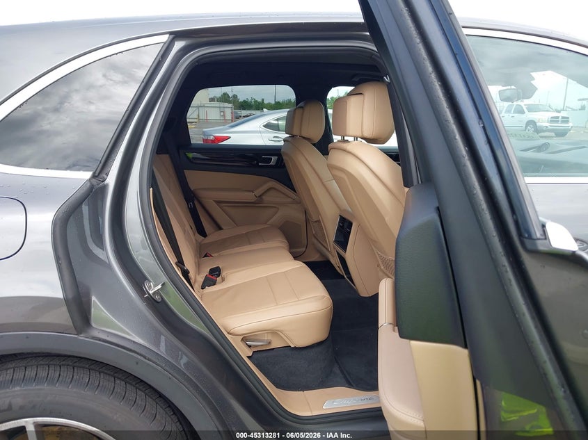 2019 Porsche Cayenne VIN WP1AA2AY2KDA04501 IAAI salvage auction — REAR END, Salvage Title, sold $17,100 on 2026-07-16 (photo 8)