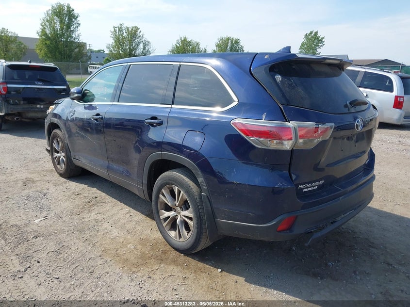 2015 Toyota Highlander VIN 5TDBKRFH3FS212191 IAAI salvage auction — FRONT & REAR, Salvage Title, sold $4,050 on 2026-07-28 (photo 3)