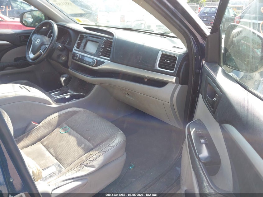 2015 Toyota Highlander VIN 5TDBKRFH3FS212191 IAAI salvage auction — FRONT & REAR, Salvage Title, sold $4,050 on 2026-07-28 (photo 5)