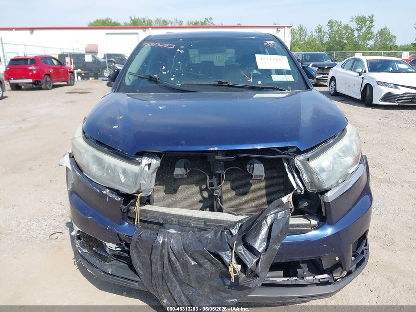 2015 Toyota Highlander VIN 5TDBKRFH3FS212191 IAAI salvage auction — FRONT & REAR, Salvage Title, sold $4,050 on 2026-07-28 (photo 6)