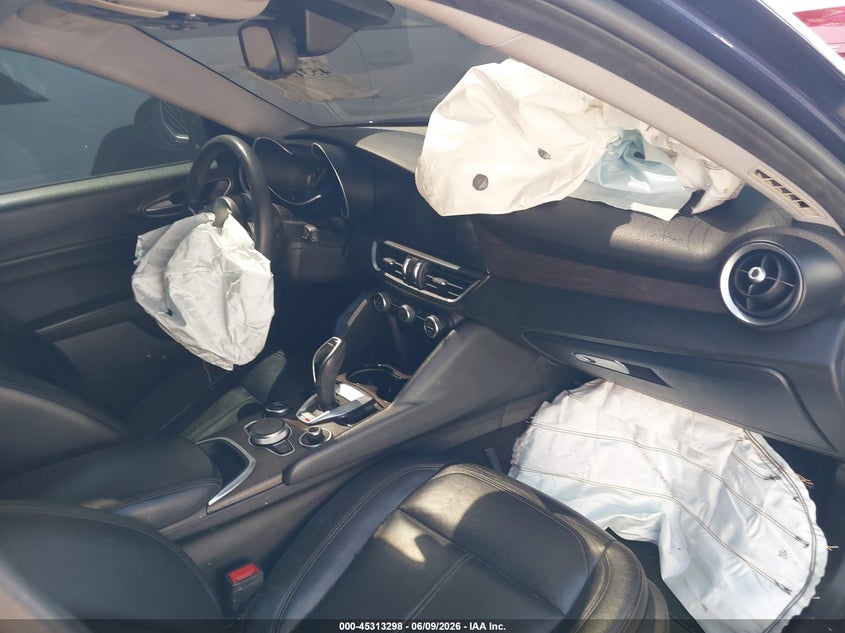 2021 Alfa romeo Giulia VIN ZARFAMBN7M7645304 IAAI salvage auction — FRONT END, Salvage Certificate (California), sold $3,050 on 2026-07-15 (photo 5)