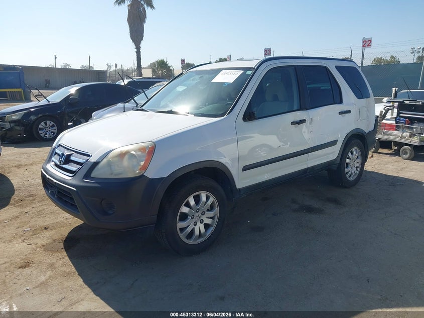 2005 Honda Cr-v VIN SHSRD78815U301828 IAAI salvage auction — SIDE, Salvage (California), sold $675 on 2026-07-09 (photo 2)