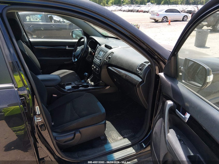 2015 Kia Sorento VIN 5XYKT4A62FG594734 IAAI salvage auction — NORMAL WEAR, Clear (New Jersey), sold $1,125 on 2026-07-07 (photo 5)