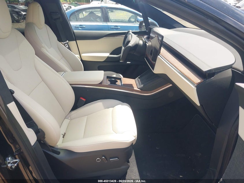 2022 Tesla Model x VIN 7SAXCBE57NF328517 IAAI salvage auction — REAR END, Salvage Title, sold $16,400 on 2026-07-24 (photo 5)