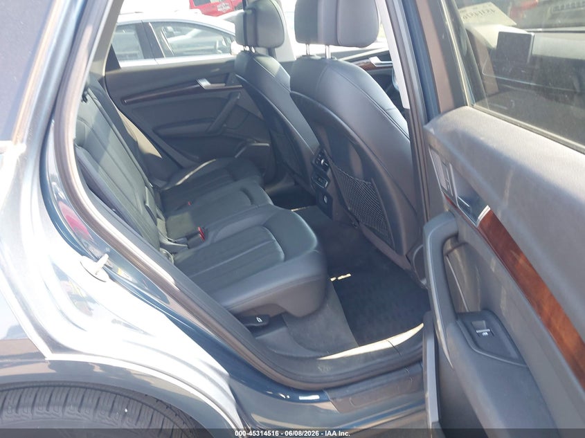 2018 Audi Q5 VIN WA1ANAFY8J2010123 IAAI salvage auction — WATER/FLOOD, Salvage Title, sold $5,600 on 2026-07-10 (photo 8)