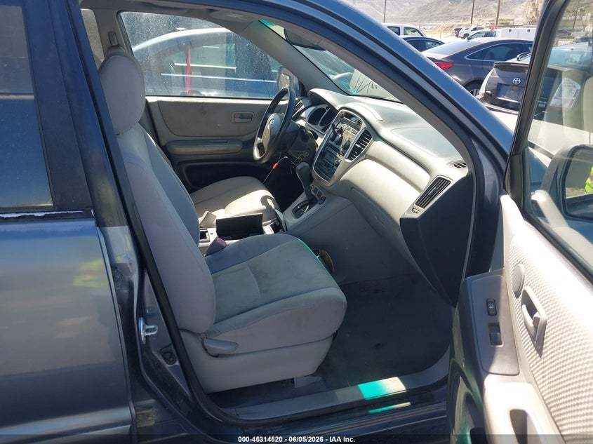 2005 Toyota Highlander VIN JTEGD21A850111081 IAAI salvage auction — NORMAL WEAR, Clear (California), sold $700 on 2026-07-22 (photo 5)