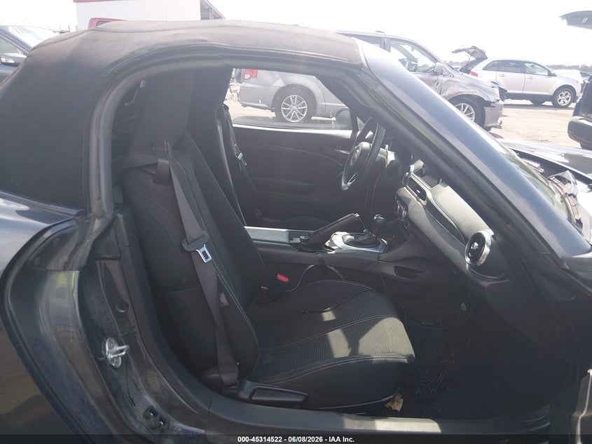 2017 Fiat 124 spider VIN JC1NFAEK4H0103466 IAAI salvage auction — LEFT & RIGHT, Salvage (South Carolina), sold $3,400 on 2026-07-29 (photo 5)