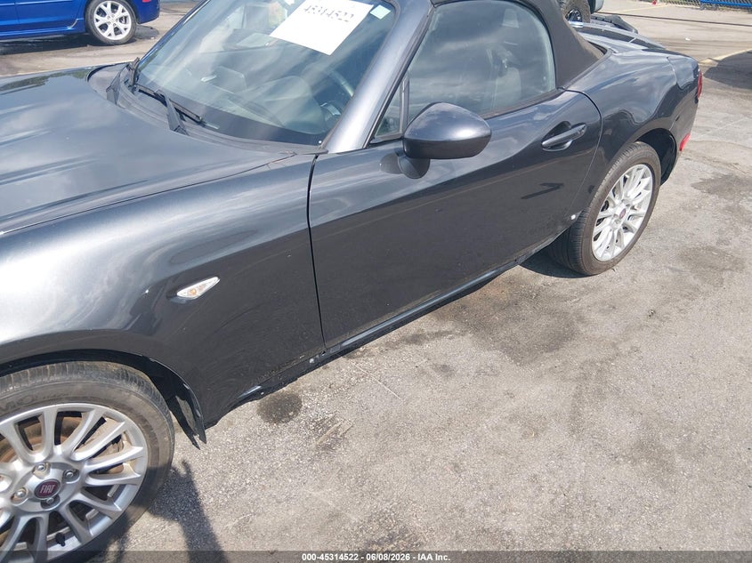 2017 Fiat 124 spider VIN JC1NFAEK4H0103466 IAAI salvage auction — LEFT & RIGHT, Salvage (South Carolina), sold $3,400 on 2026-07-29 (photo 6)