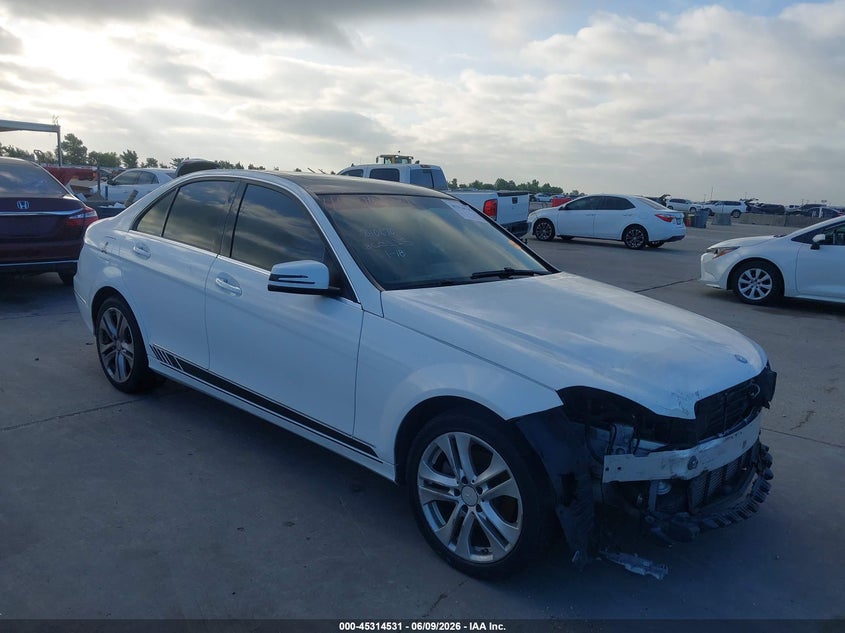 2013 Mercedes-benz C-klasse VIN WDDGF4HB8DA860115 IAAI salvage auction — FRONT END, Original (Texas), sold $900 on 2026-08-13 (photo 1)