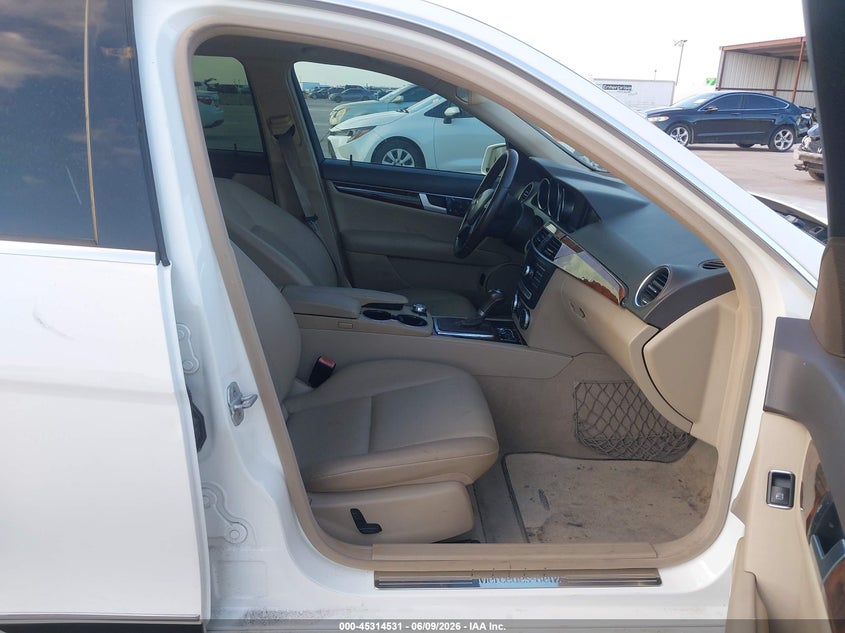 2013 Mercedes-benz C-klasse VIN WDDGF4HB8DA860115 IAAI salvage auction — FRONT END, Original (Texas), sold $900 on 2026-08-13 (photo 5)