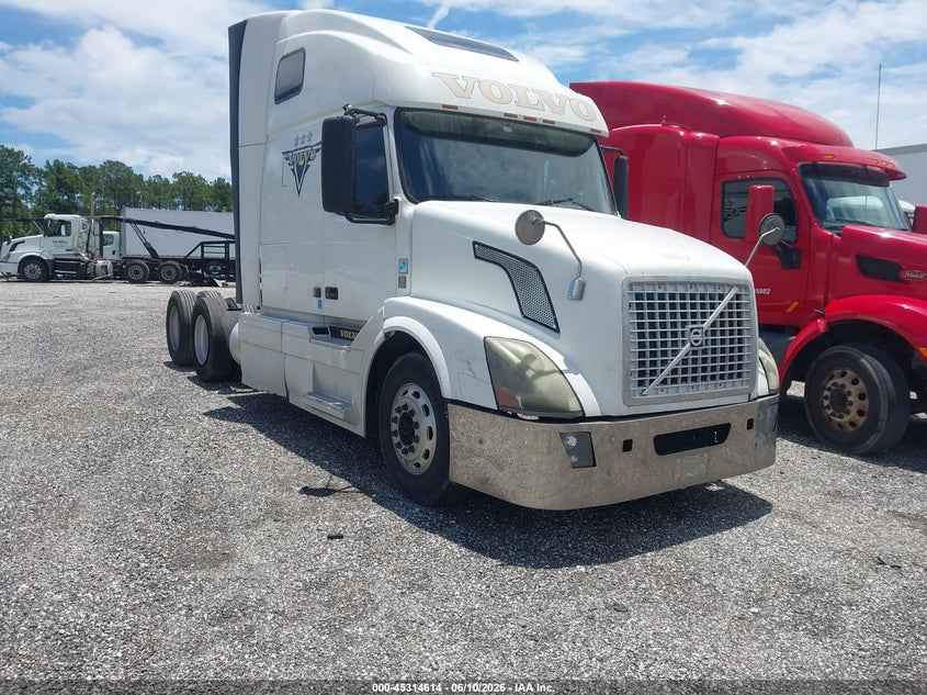 2012 Volvo VIN 4V4NC9EJ2CN538942 IAAI salvage auction — FRONT END, Rebuildable (Florida), sold $175 on 2026-07-22 (photo 1)