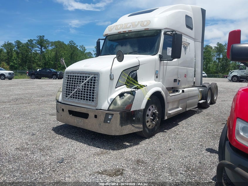 2012 Volvo VIN 4V4NC9EJ2CN538942 IAAI salvage auction — FRONT END, Rebuildable (Florida), sold $175 on 2026-07-22 (photo 2)
