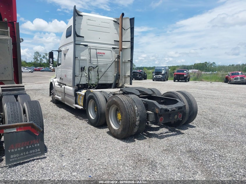 2012 Volvo VIN 4V4NC9EJ2CN538942 IAAI salvage auction — FRONT END, Rebuildable (Florida), sold $175 on 2026-07-22 (photo 3)