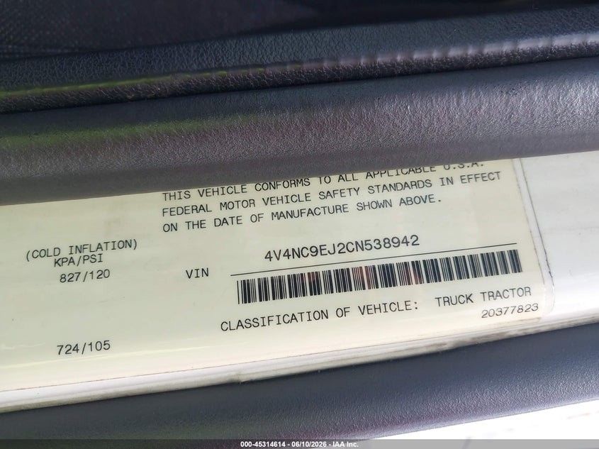 2012 Volvo VIN 4V4NC9EJ2CN538942 IAAI salvage auction — FRONT END, Rebuildable (Florida), sold $2,100 on 2026-07-29 (photo 8)