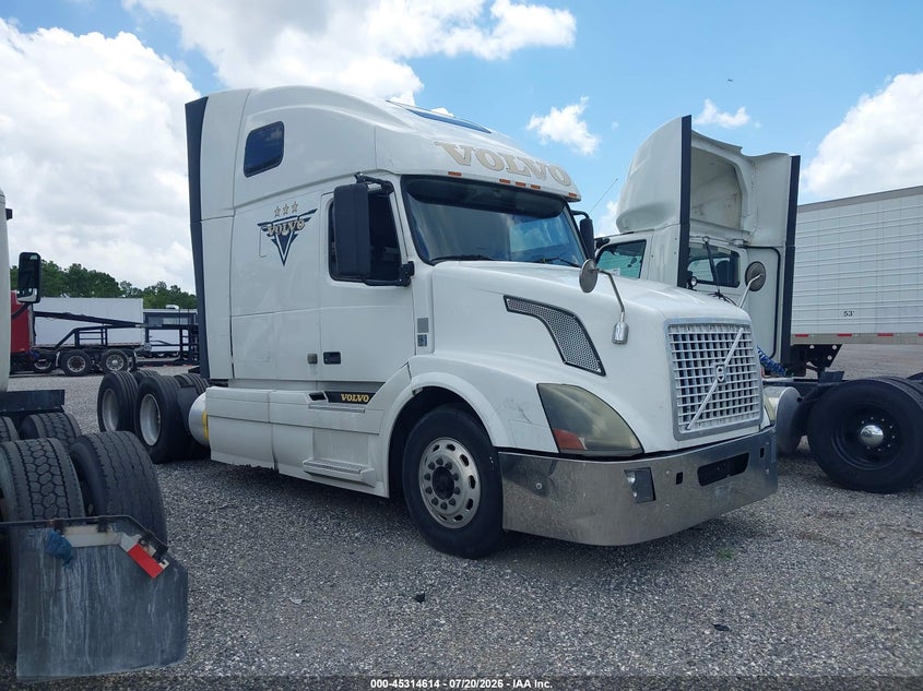 2012 Volvo VIN 4V4NC9EJ2CN538942 IAAI salvage auction — FRONT END, Rebuildable (Florida), sold $2,100 on 2026-07-29 (photo 1)