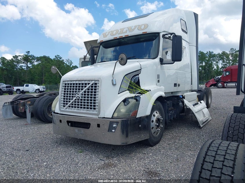 2012 Volvo VIN 4V4NC9EJ2CN538942 IAAI salvage auction — FRONT END, Rebuildable (Florida), sold $2,100 on 2026-07-29 (photo 2)