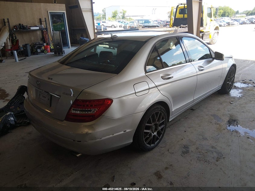 2013 Mercedes-benz C-klasse VIN WDDGF8AB1DG137981 IAAI salvage auction — FRONT END, Clear (Tennessee), sold $875 on 2026-07-20 (photo 4)