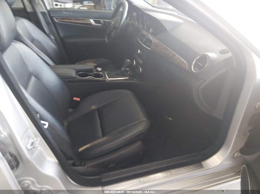 2013 Mercedes-benz C-klasse VIN WDDGF8AB1DG137981 IAAI salvage auction — FRONT END, Clear (Tennessee), sold $875 on 2026-07-20 (photo 5)