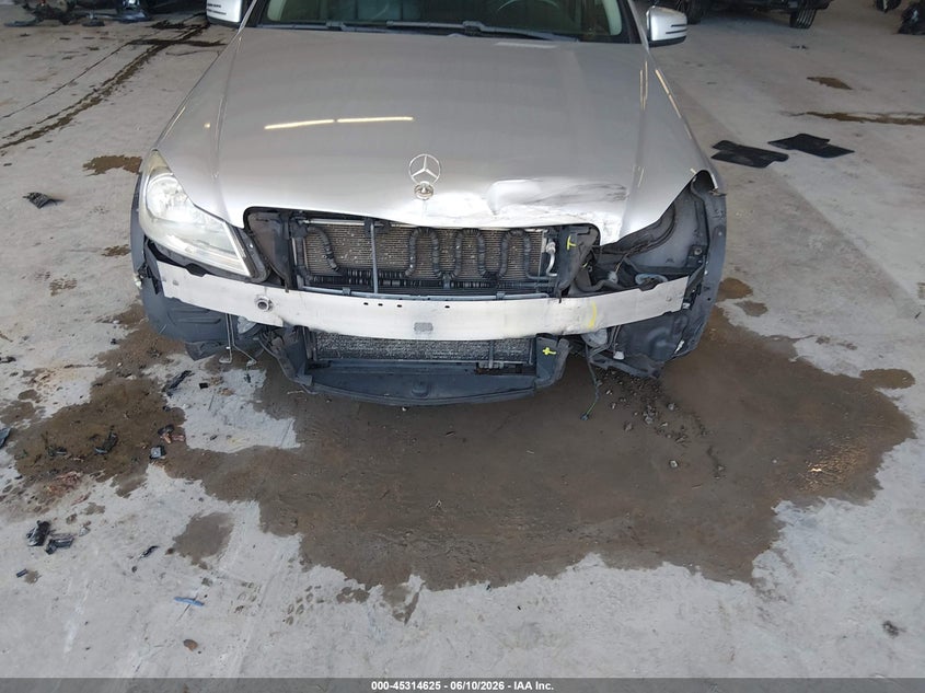 2013 Mercedes-benz C-klasse VIN WDDGF8AB1DG137981 IAAI salvage auction — FRONT END, Clear (Tennessee), sold $875 on 2026-07-20 (photo 6)