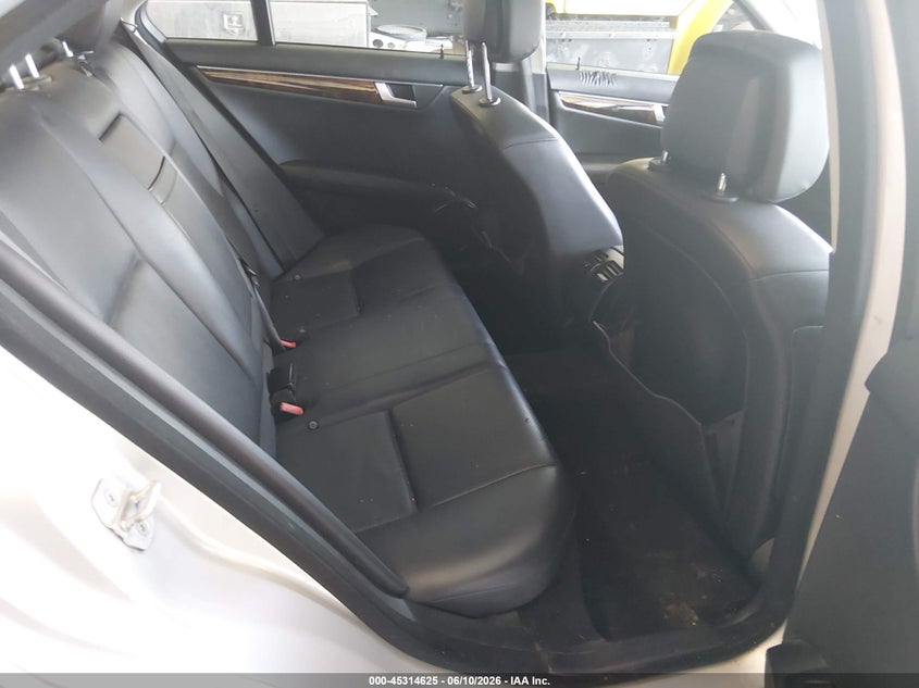 2013 Mercedes-benz C-klasse VIN WDDGF8AB1DG137981 IAAI salvage auction — FRONT END, Clear (Tennessee), sold $875 on 2026-07-20 (photo 8)
