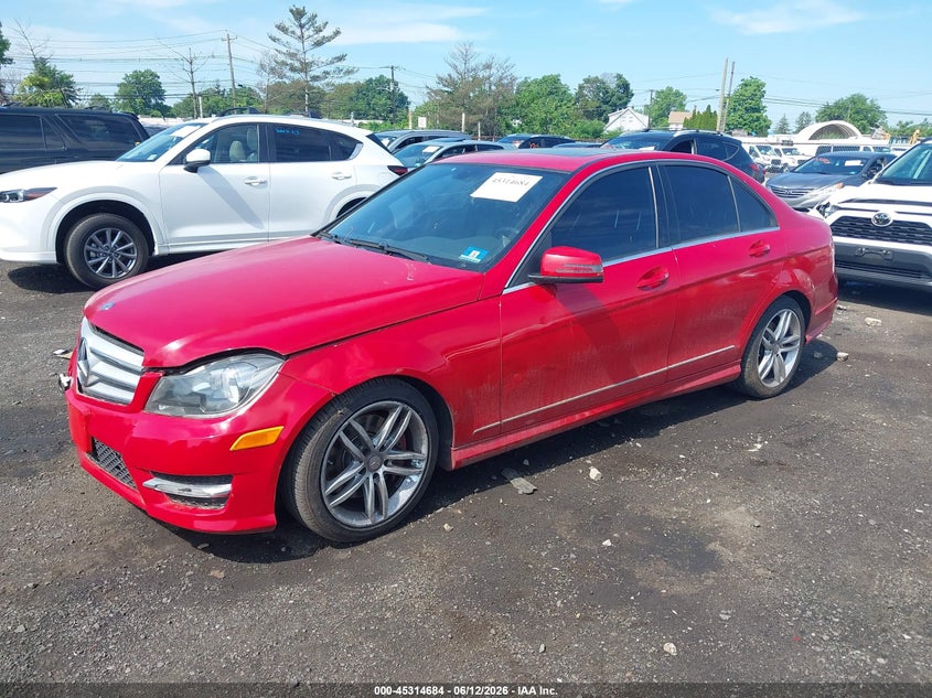 2014 Mercedes-benz C-klasse VIN WDDGF8ABXER305056 IAAI salvage auction — SIDE, Salvage (New Jersey), sold $900 on 2026-07-20 (photo 2)