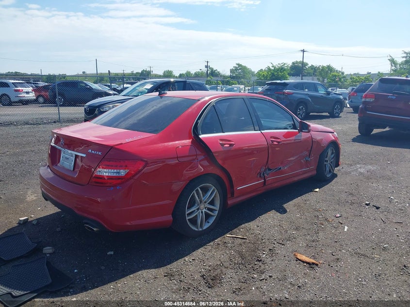 2014 Mercedes-benz C-klasse VIN WDDGF8ABXER305056 IAAI salvage auction — SIDE, Salvage (New Jersey), sold $900 on 2026-07-20 (photo 4)