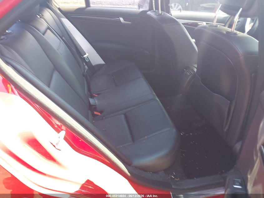 2014 Mercedes-benz C-klasse VIN WDDGF8ABXER305056 IAAI salvage auction — SIDE, Salvage (New Jersey), sold $900 on 2026-07-20 (photo 8)