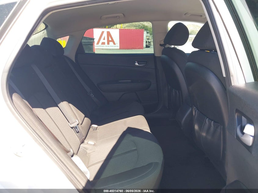 2018 Kia Optima VIN 5XXGT4L3XJG234584 IAAI salvage auction — THEFT, Salvage Title, sold $1,800 on 2026-07-05 (photo 8)