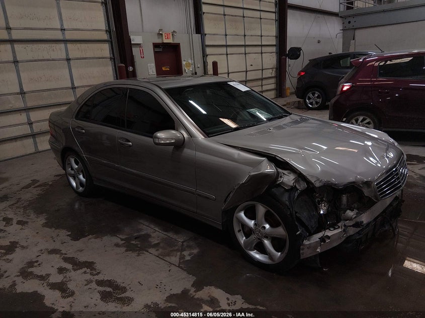 2004 Mercedes-benz C class VIN WDBRF40J84F547573 IAAI salvage auction — FRONT END, Salvage (Idaho), sold $725 on 2026-07-31 (photo 1)